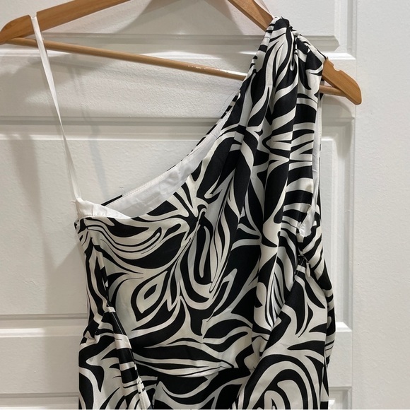 Donna Morgan Printed One Shoulder Tie Waist Dress with Draped Skirt Size 4 - Picture 3 of 16